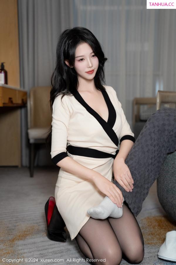 陈若依 抖娘利世 [XiuRen]高清写真图 2024.01.25 No.8019 利世 黑丝美腿第21张图片